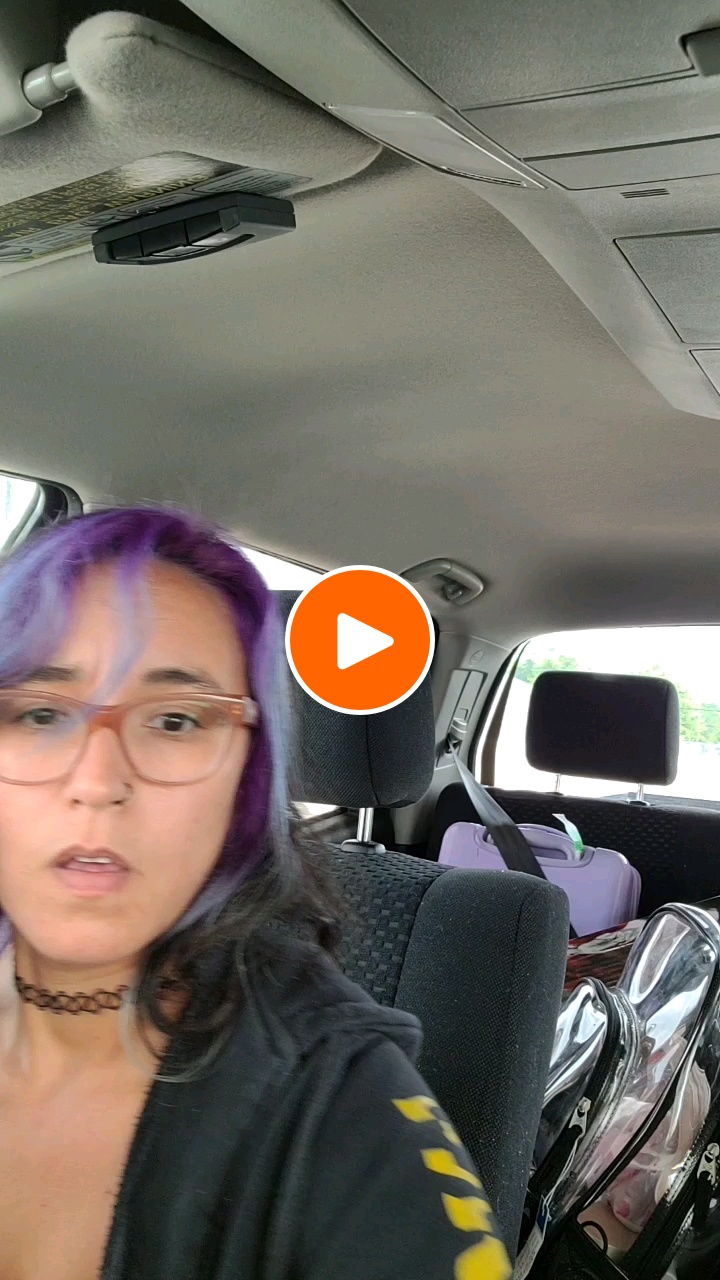 Ashley Torres @Ask_Ashley479 on Clapper